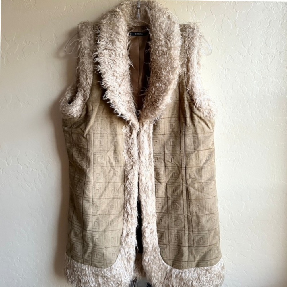 B.Young Y2K Geometric Print Shaggy‎ Faux Fur Trimmed Vest, Tan, M